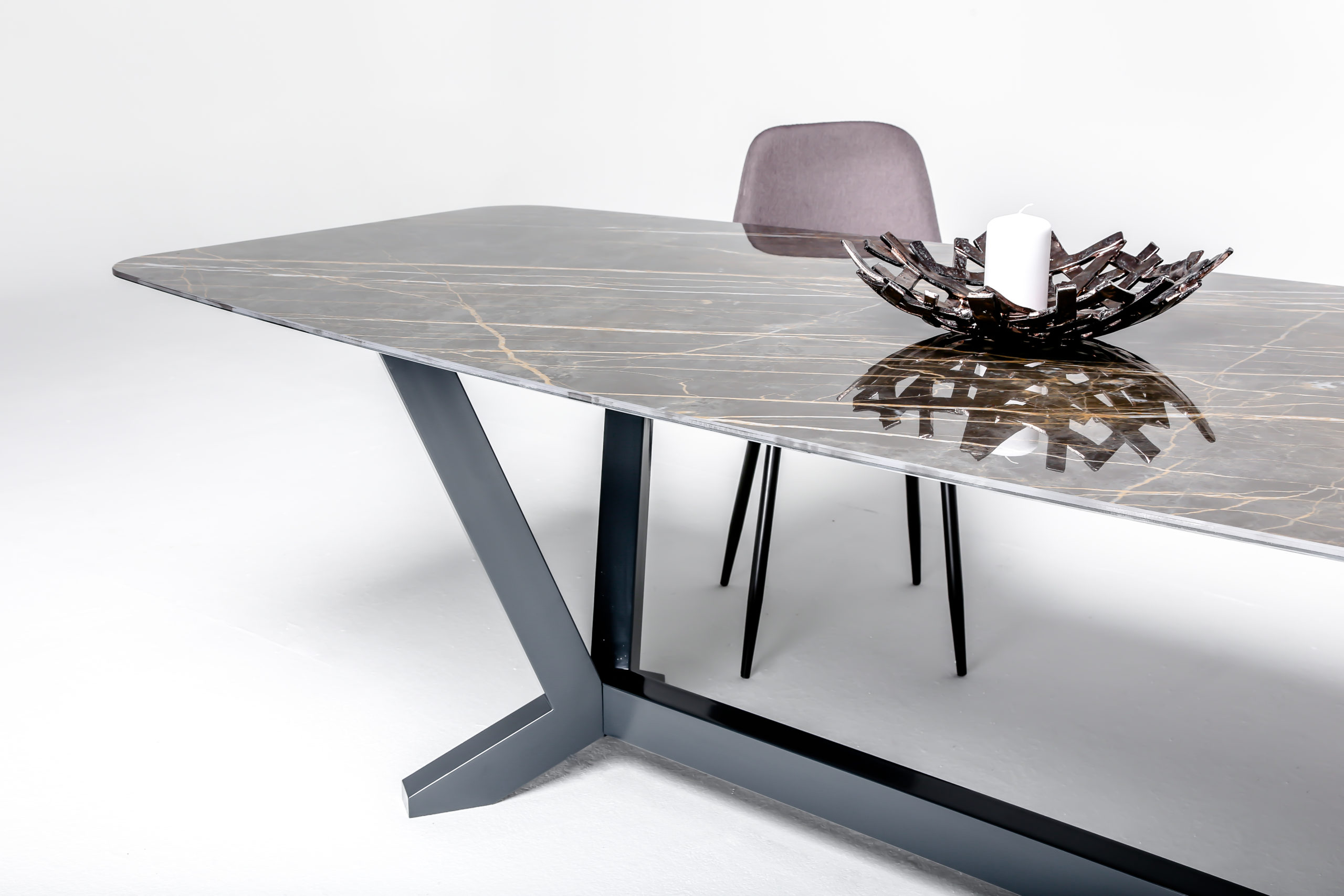 стол для столовой металлический